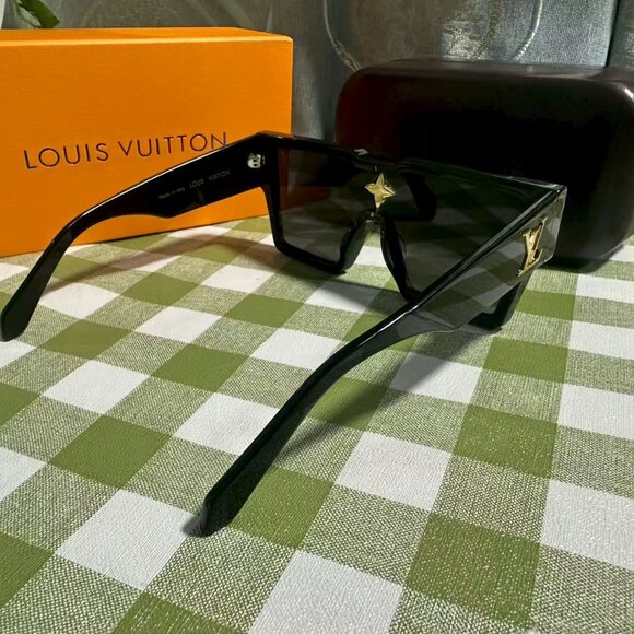 Louis Vuitton Black Sunglasses main image 8